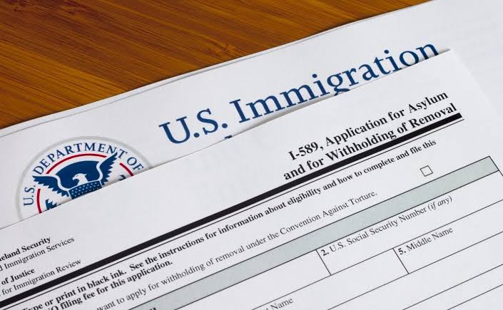 Demanda acusa a agencias de inmigración de EE.UU. de compartir datos de solicitantes de asilo iraníes con Irán
